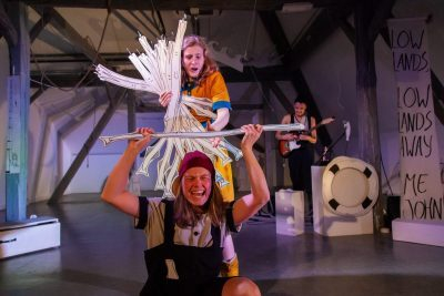 Het meisje en het water JM 20181227 4975 400x267