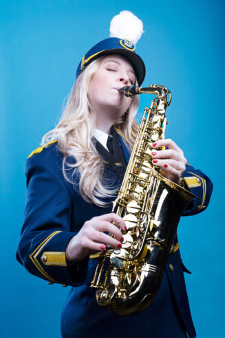 Foto Karlijn IN HERMENIE foto door Crissy Fila kopie web 327x490